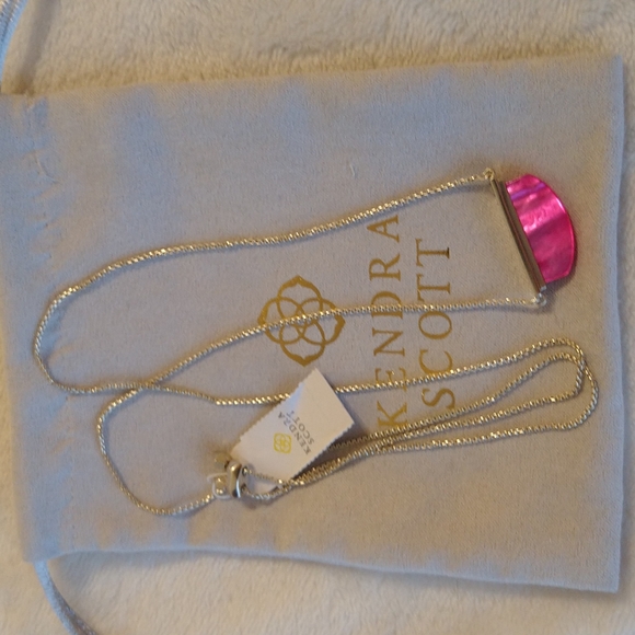NWT Kendra Scott Dean Magenta Mother of Pearl Gold Adjustable Necklace - Picture 13 of 14